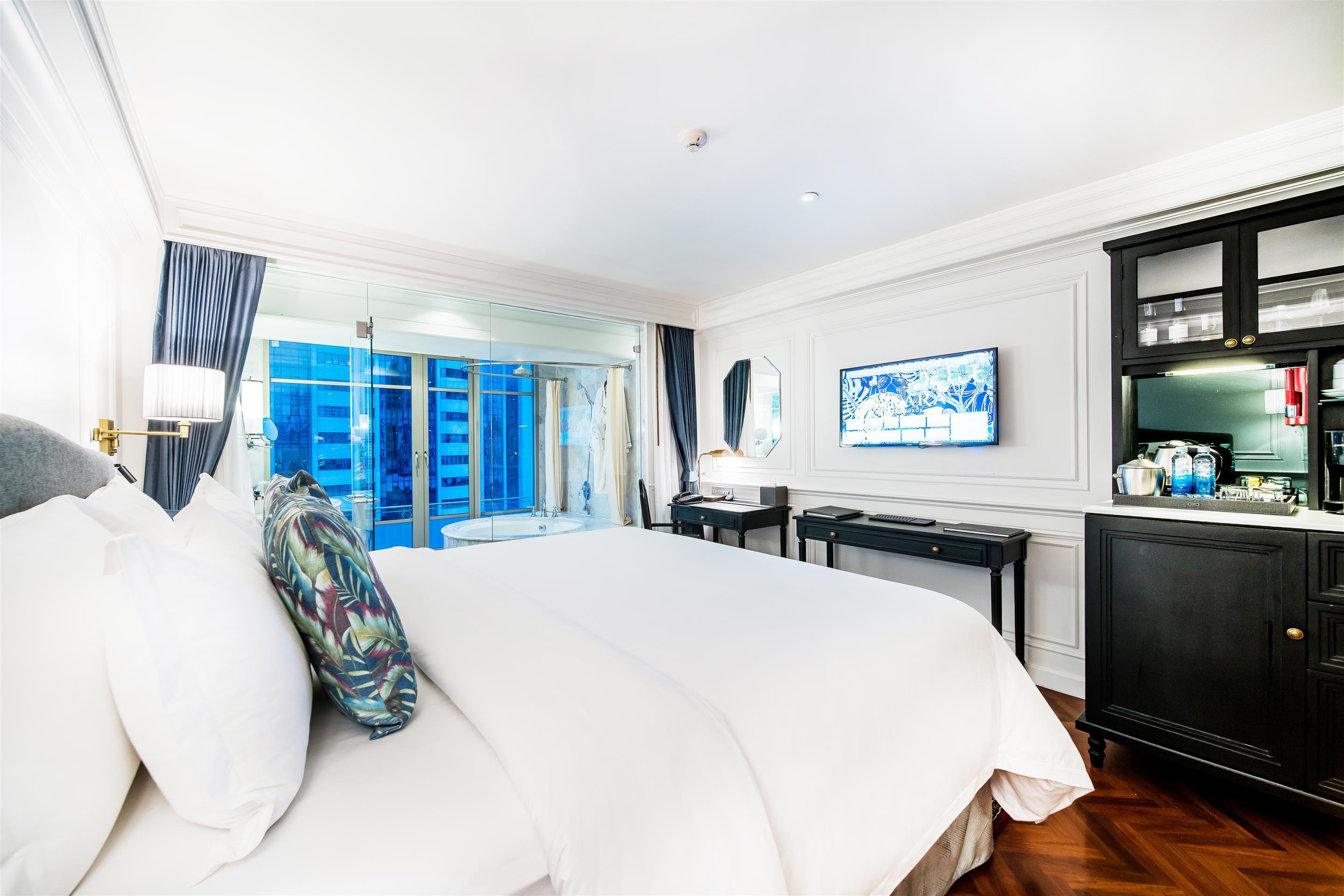 Akara Deluxe King Room
